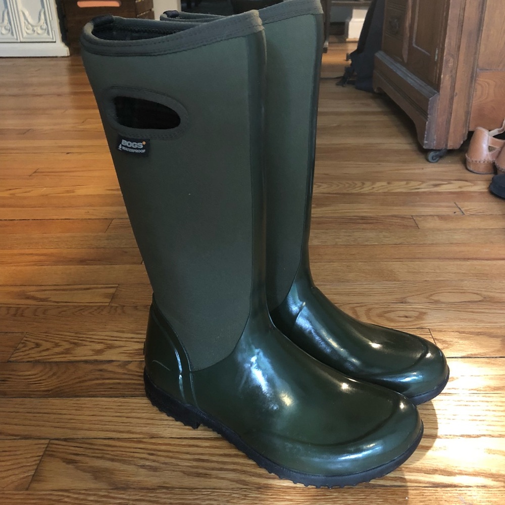 Bog boots, green, size 8. Like new!